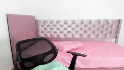 zanxley_ online show from January 2025 10:28:02 PM