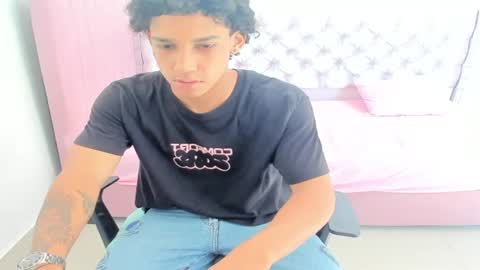 zanxley_ online show from January 2025 03:57:02 PM