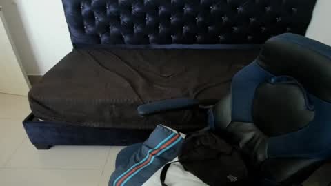 zanxley_ online show from February 2025 10:21:02 PM