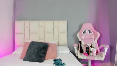 Snapshot of zaphiro__sky chatting on March 2026 08:52:02 AM zaphiro__sky online show from March 2026 08:52:02 AM