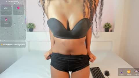 Snapshot of zarablaze22 chatting on October 2025 03:42:01 PM Zara blaze online show from October 2025 03:42:01 PM