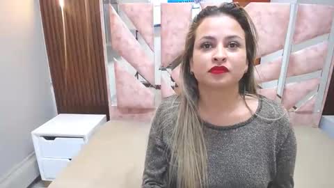 Snapshot of zaracf chatting on February 2026 04:04:01 PM zaraCF online show from February 2026 04:04:01 PM