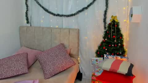 Snapshot of zaradulce chatting on December 2024 12:06:01 PM Zara . online show from December 2024 12:06:01 PM