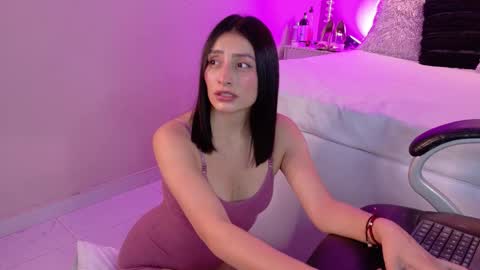 Snapshot of zaragold1 chatting on October 2025 11:25:02 PM Zara Gold online show from October 2025 11:25:02 PM