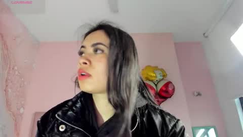 Zarah  online show from December 2025 09:42:02 PM