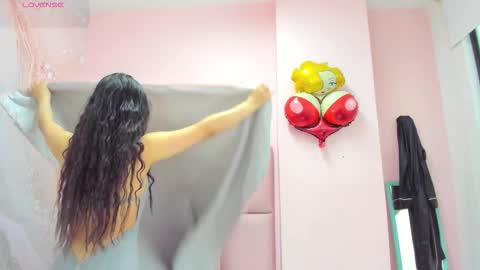 Zarah  online show from December 2025 09:45:01 PM