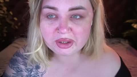 Lola online show from April 2026 08:10:01 PM