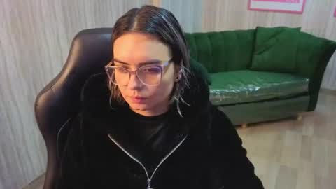 Isabella online show from June 2026 12:39:01 PM