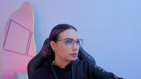 Isabella online show from June 2026 01:04:01 PM