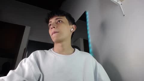 Zarek online show from October 2025 08:10:01 PM