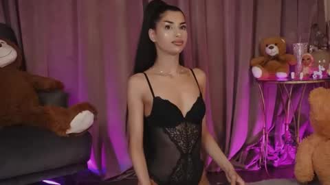 zariaavera online show from May 2026 04:06:02 AM