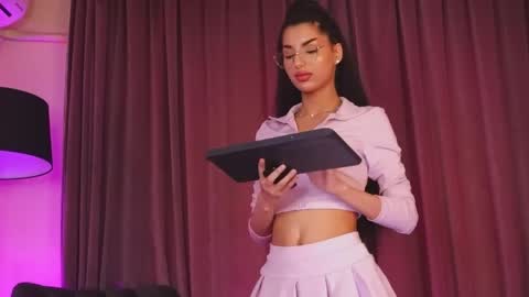zariaavera online show from May 2026 04:51:02 AM