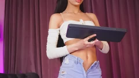 zariaavera online show from May 2026 06:18:02 AM