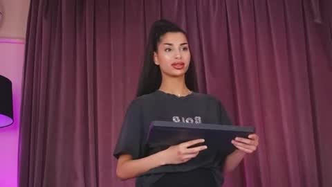 zariaavera online show from May 2026 05:46:01 AM