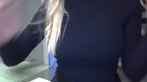 Zarina Swift online show from November 2025 11:09:02 AM