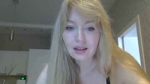Zarina Swift online show from April 2026 04:46:01 AM