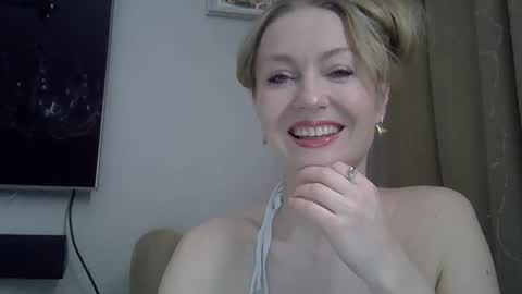 Zarina Swift online show from April 2026 04:48:01 AM