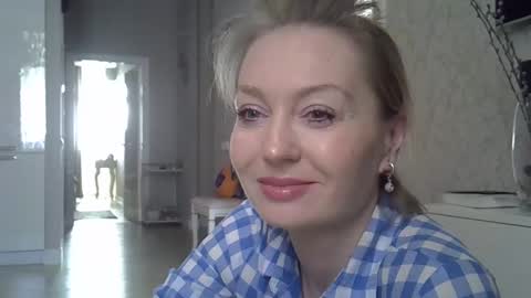 Zarina Swift online show from April 2026 04:43:02 AM