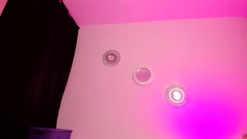 Snapshot of zaritha_li chatting on October 2025 10:16:02 AM Zaritha Li online show from October 2025 10:16:02 AM