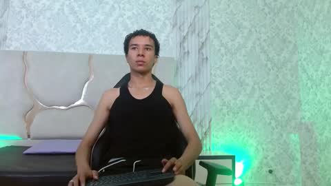 zayn_tay online show from January 2026 07:07:02 PM