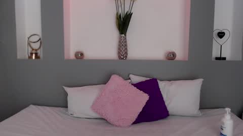 Karolyne online show from February 2025 07:38:01 PM