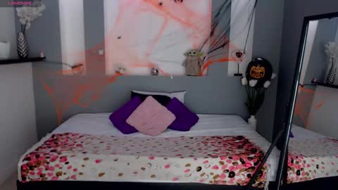 Karolyne online show from October 2025 08:00:02 PM