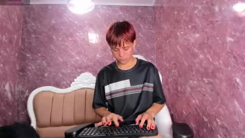 Zefir online show from September 2025 11:04:02 PM