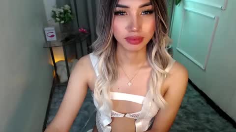 zelainalovetocum online show from February 2025 09:00:02 AM