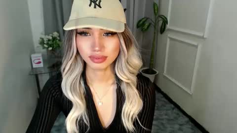 zelainalovetocum online show from February 2025 07:47:02 AM