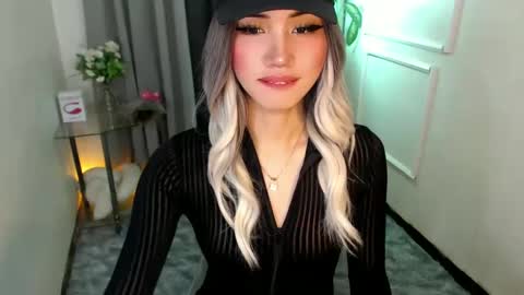 zelainalovetocum online show from February 2025 12:59:01 AM