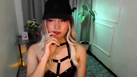 zelainalovetocum online show from February 2025 04:00:01 PM