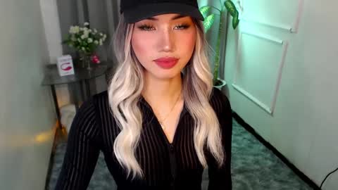 zelainalovetocum online show from February 2025 02:32:01 PM