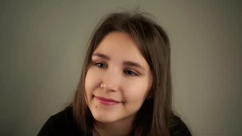 Emilia online show from September 2025 01:11:01 AM