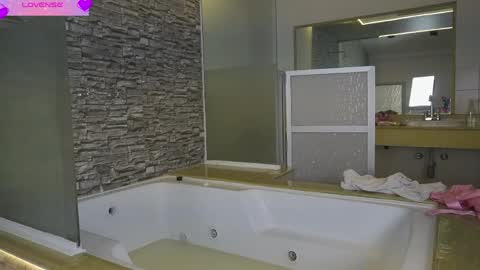 Snapshot of zenda_biancha chatting on March 2026 11:38:01 PM zenda_biancha online show from March 2026 11:38:01 PM