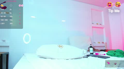 Zenda Evans online show from January 2025 10:52:02 AM