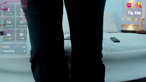 Zenda Evans online show from January 2025 09:59:01 AM