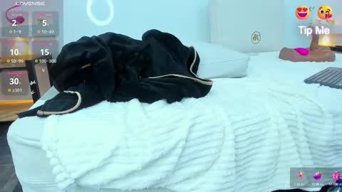 Zenda Evans online show from February 2025 10:12:01 AM