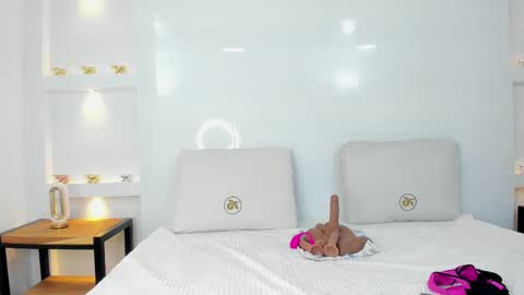 Zenda Evans online show from February 2025 04:14:02 AM