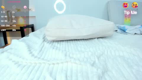 Zenda Evans online show from March 2025 06:58:01 AM