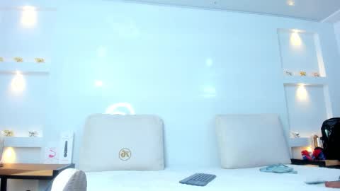 Zenda Evans online show from November 2025 03:39:02 AM