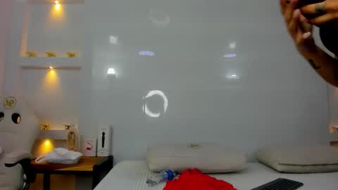 Zenda Evans online show from December 2025 03:47:02 AM