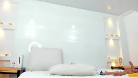 Zenda Evans online show from January 2026 04:15:01 AM