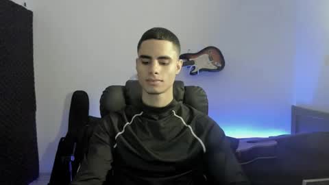 Snapshot of zenhzu chatting on March 2026 12:00:01 PM zenzhu online show from March 2026 12:00:01 PM