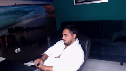 Snapshot of zenobaro chatting on October 2025 07:09:02 AM zenobaro online show from October 2025 07:09:02 AM