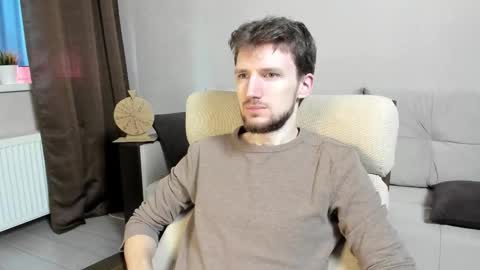 Andrew online show from November 2025 07:49:01 AM