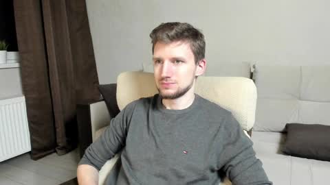 Snapshot of zepanl chatting on April 2026 07:44:01 PM Andrew online show from April 2026 07:44:01 PM