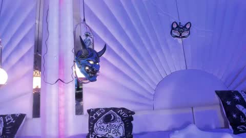 Snapshot of zephirah_abney chatting on December 2024 12:51:02 PM online show from December 2024 12:51:02 PM