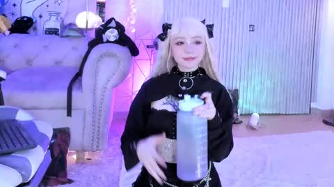 Snapshot of zephirah_abney chatting on September 2025 02:38:02 PM online show from September 2025 02:38:02 PM