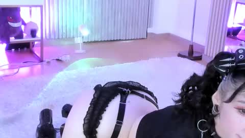 Snapshot of zephirah_abney chatting on October 2025 03:00:01 PM online show from October 2025 03:00:01 PM