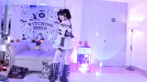 Snapshot of zephirah_abney chatting on October 2025 02:49:01 PM online show from October 2025 02:49:01 PM